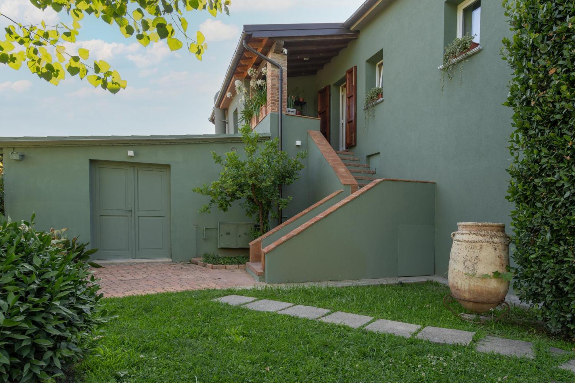 Scarlea Rooms Cecina  Exterior photo